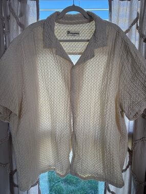 No Boundaries Men's Cream Textured Short-Sleeve Button-Up Shirt